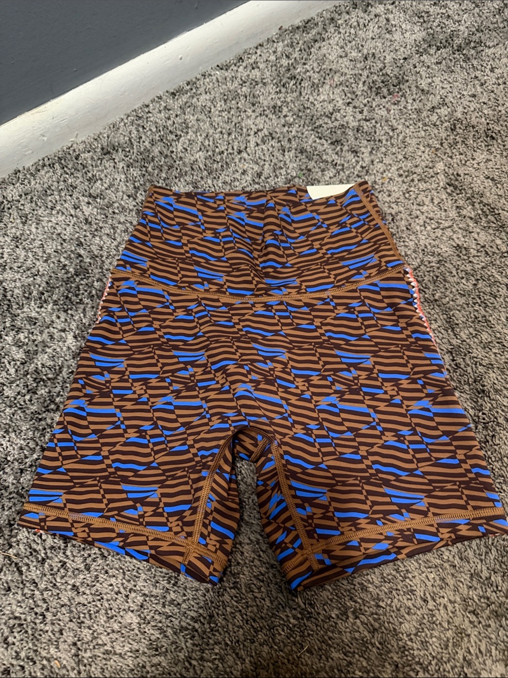 Offline by Aerie High-Rise Women's Bike Shorts in Brown & Blue Geometric Print